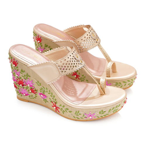 Noor Wedges