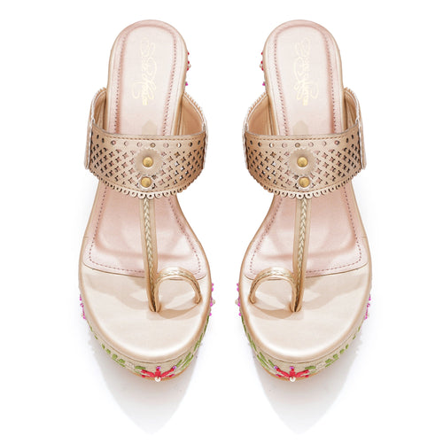Noor Wedges