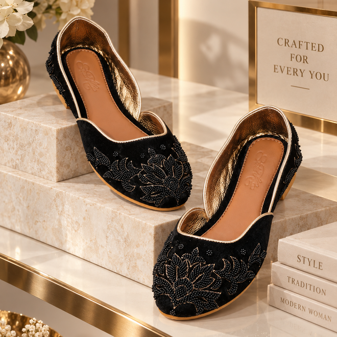 Shaina Black Jutti