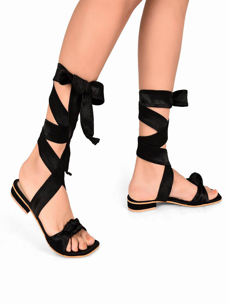 Tie up 2025 flats black